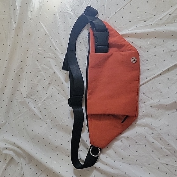 Lululemon Multi Pocket Belt Bag in Canyon Orange - Picture 2 of 3